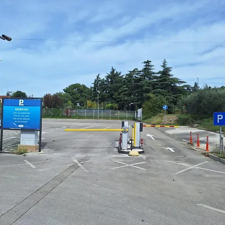 Nikola アパート *